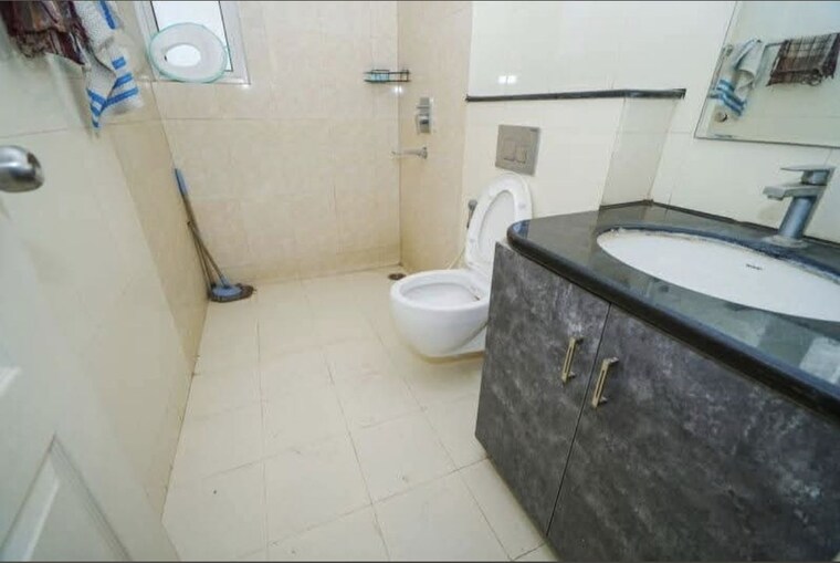 Bathroom, godrej-101 2 Bedroom 1559 Sq.Ft. Apartment In Sector 79 Gurgaon 10688611
