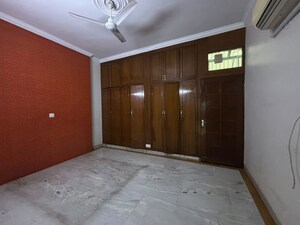 Room in 3 BHK Builder Floor at Hemkunt Colony – for Sale