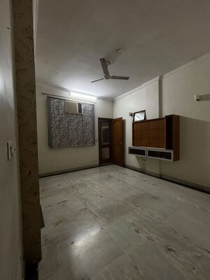 Room in 3 BHK Builder Floor at Hemkunt Colony – for Sale