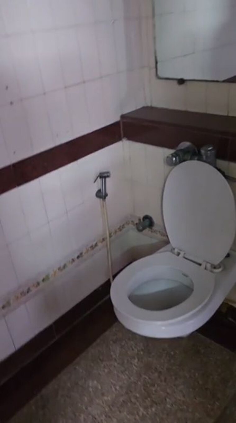 Bathroom, chembur 3 Bedroom 1250 Sq.Ft. Apartment In Chembur Mumbai 10688581