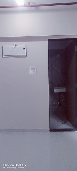 Room in 1.5 BHK Apartment at Dadar West – for Rent