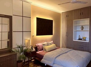 Room in 3 BHK Apartment at Yamuna Expressway – for Sale