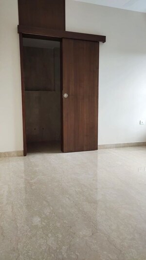 Room in 2 BHK Apartment at Godrej Platinum Mumbai, Vikhroli East – for Rent