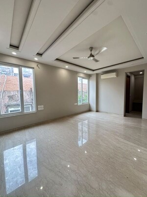 Room in 4 BHK Apartment at East Of Kailash – for Sale