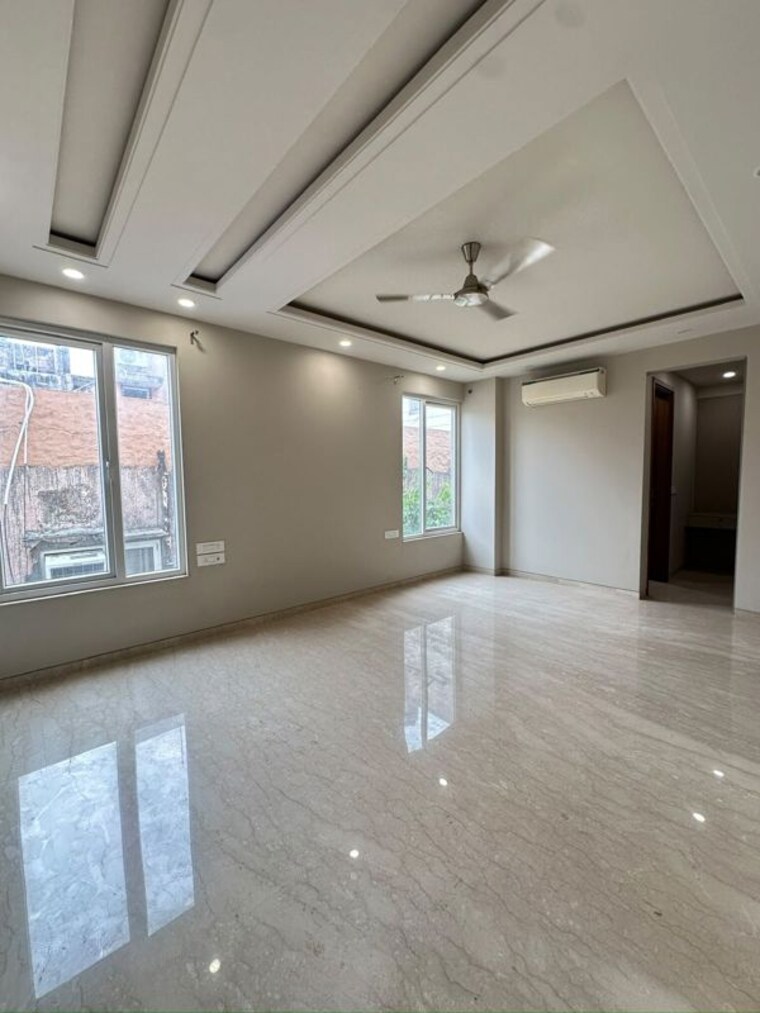Room, east of kailash 4 Bedroom 2850 Sq.Ft. Apartment In East Of Kailash Delhi 10688674