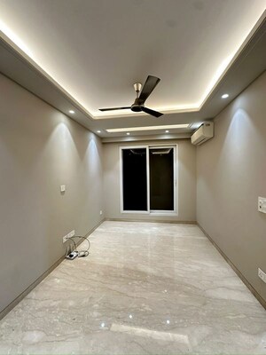 Room in 4 BHK Apartment at East Of Kailash – for Sale