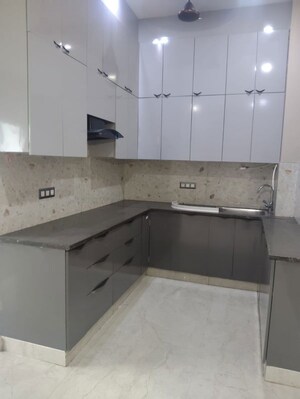 Kitchen in 2 BHK Builder Floor at Sector 42 – for Rent