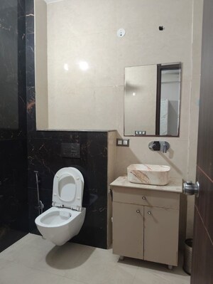 Bathroom in 2 BHK Builder Floor at Sector 42 – for Rent