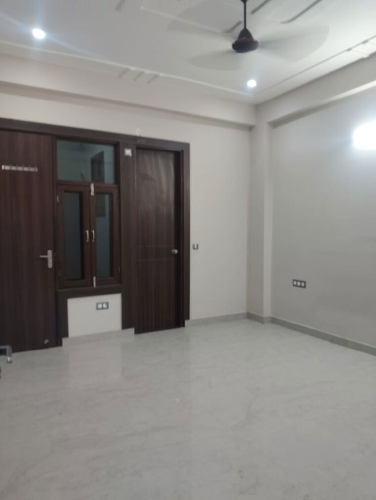 Room, sector 42 2 Bedroom 1200 Sq.Ft. Builder Floor In Sector 42 Noida 10688703