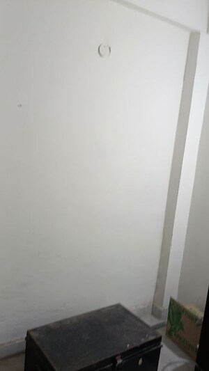 Furnished Amenities in 4 BHK Apartment at Sector 45 – for Rent