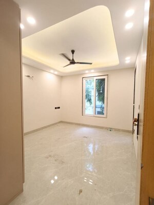 Room in 3 BHK Independent House at Saket – for Rent