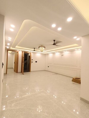 Room in 3 BHK Independent House at Saket – for Rent