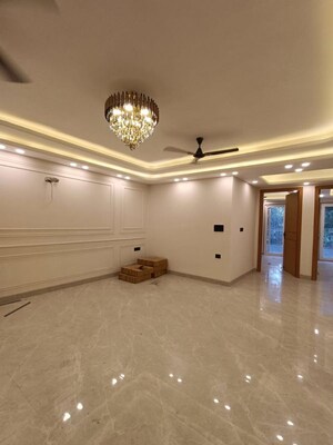 Furnished Amenities in 3 BHK Independent House at Saket – for Rent
