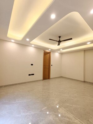 Room in 3 BHK Independent House at Saket – for Rent