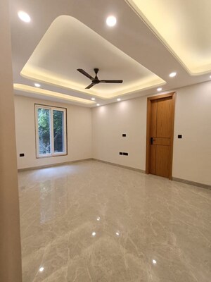 Room in 3 BHK Independent House at Saket – for Rent