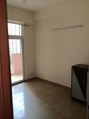 Room in 3 BHK Apartment at Mahagun My Woods, Sector 16c Greater Noida – for Rent
