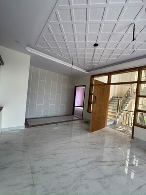 2 BHK Builder Floor For Rent in Aman Vihar