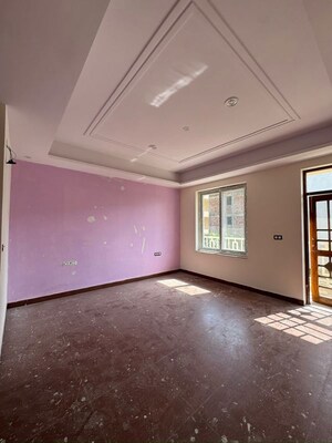 Room in 2 BHK Builder Floor at Aman Vihar – for Rent