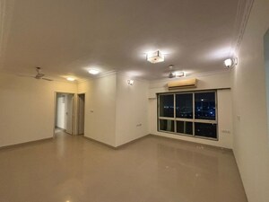 Room in 6 BHK Apartment at Nahar Amrit Shakti, Chandivali – for Sale