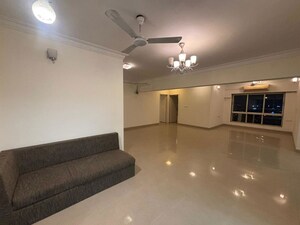 Room in 6 BHK Apartment at Nahar Amrit Shakti, Chandivali – for Sale