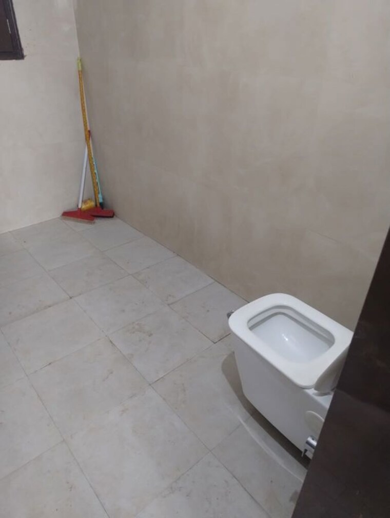 Bathroom, sector 46 3 Bedroom 2400 Sq.Ft. Builder Floor In Sector 46 Gurgaon 10688777