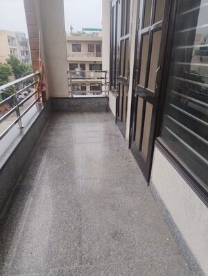 Balcony in 3 BHK Builder Floor at Sector 46 – for Rent