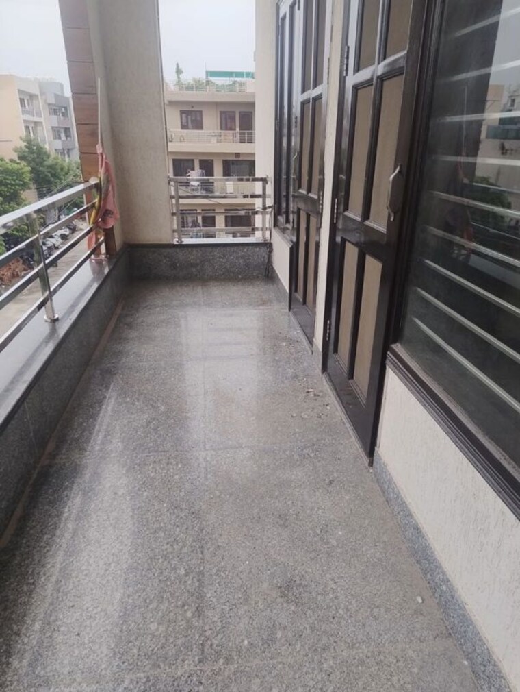 Balcony, sector 46 3 Bedroom 2400 Sq.Ft. Builder Floor In Sector 46 Gurgaon 10688777