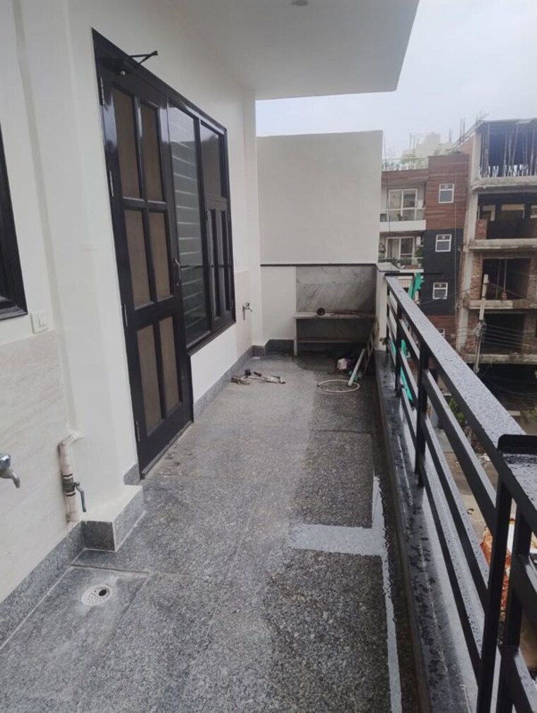 Balcony, sector 46 3 Bedroom 2400 Sq.Ft. Builder Floor In Sector 46 Gurgaon 10688777