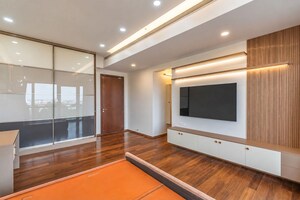 Room in 4 BHK Apartment at Prestige White Meadows, Whitefield – for Rent