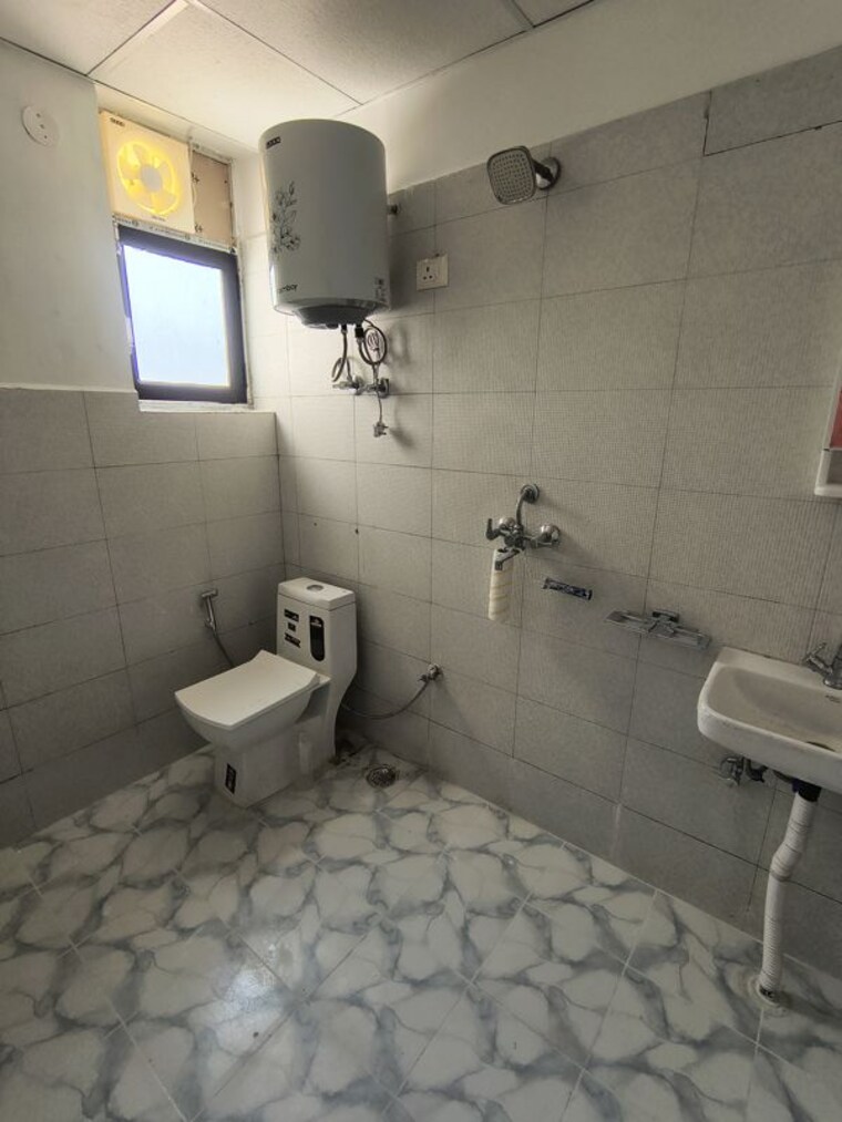 Bathroom, bedarwals-sixty-three-golf-drive 2 Bedroom 1000 Sq.Ft. Apartment In Sector 63 Gurgaon 10688786