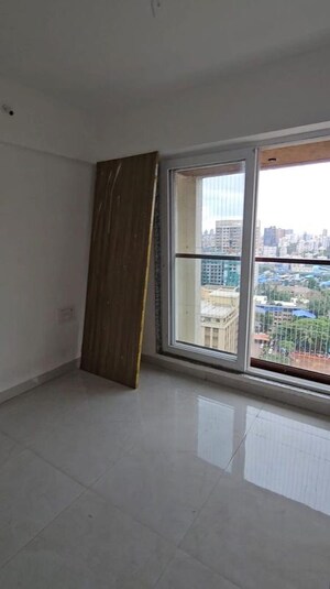 Room in 2 BHK Apartment at Vaibhavlaxmi Address 51, Bandra East – for Rent