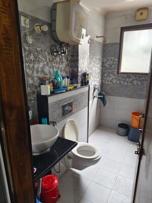 Bathroom in 2 BHK Builder Floor at Sector 46 – for Rent