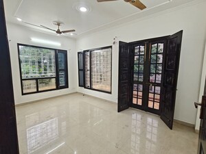 Room in 3 BHK Builder Floor at RWA Residential Society Sector 46, Sector 46 – for Rent