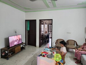 Parking in 3 BHK Builder Floor at RWA Residential Society Sector 46, Sector 46 – for Rent