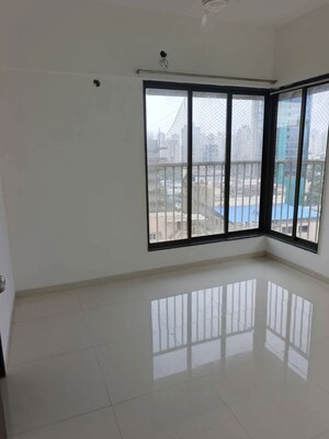 Room in 1 BHK Apartment at Bhoomi Samarth, Goregaon East – for Rent