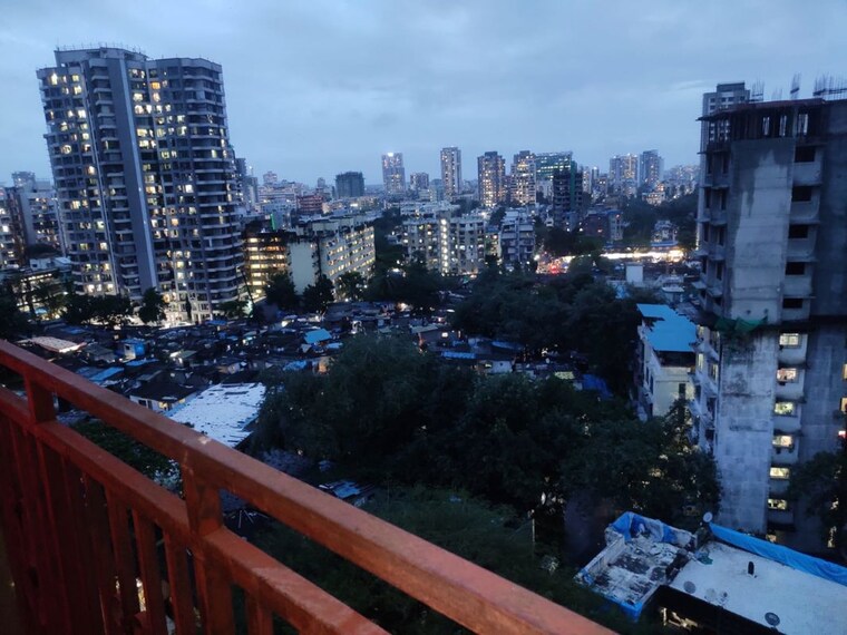 Exterior View, omkar-signet Pg For Boys & Girls In Malad East 10688870