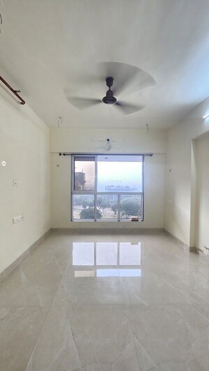 Room in 2 BHK Apartment at Thapar Suburbia, Chembur – for Rent