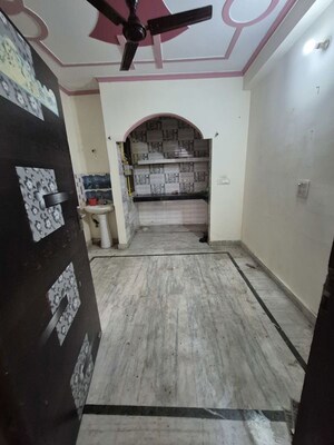 Room in 2.5 BHK Builder Floor at Mayur Vihar – for Rent