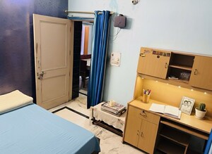 Team Area in 2 BHK Apartment at Jaypee Greens Kosmos, Sector 134 – for Rent