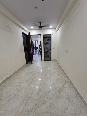 Room in 3.5 BHK Builder Floor at Mayur Vihar – for Sale