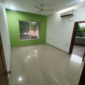 Room in 4 BHK Apartment at Bell Flower, Baner – for Sale