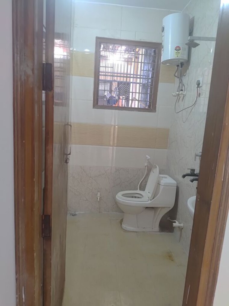 Living Room, rwa-apartments-sector-47 2 Bedroom 112 Sq.Mt. Builder Floor In Sector 47 Noida 10688895