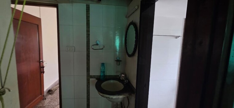Bathroom, mahim west 2 Bedroom 750 Sq.Ft. Apartment In Mahim West Mumbai 10688918