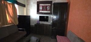 Living Room in 2 BHK Apartment at Mahim West – for Rent