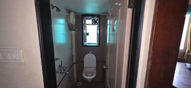 Bathroom, mahim west 2 Bedroom 750 Sq.Ft. Apartment In Mahim West Mumbai 10688918