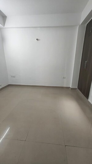 Room in 2 BHK Apartment at Gaur City 2 - 11th Avenue, Sector 16c Greater Noida – for Sale