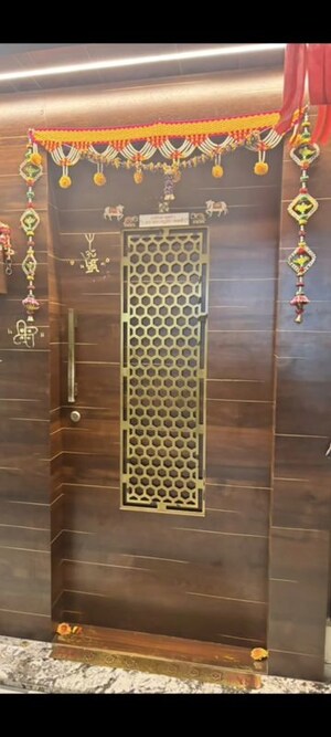 1 BHK Apartment – Entrance View at Gokhale Road - for Sale