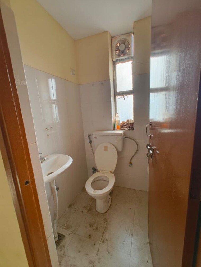 Bathroom, adani-aangan 1 Bedroom 412 Sq.Ft. Apartment In Sector 89a Gurgaon 10689009
