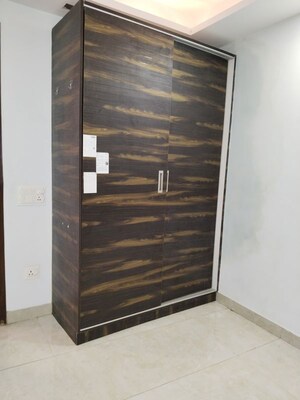 Room in 3 BHK Apartment at Sarai Kale Khan – for Rent