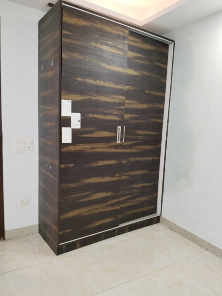Room, sarai kale khan 3 Bedroom 900 Sq.Ft. Apartment In Sarai Kale Khan Delhi 10689051